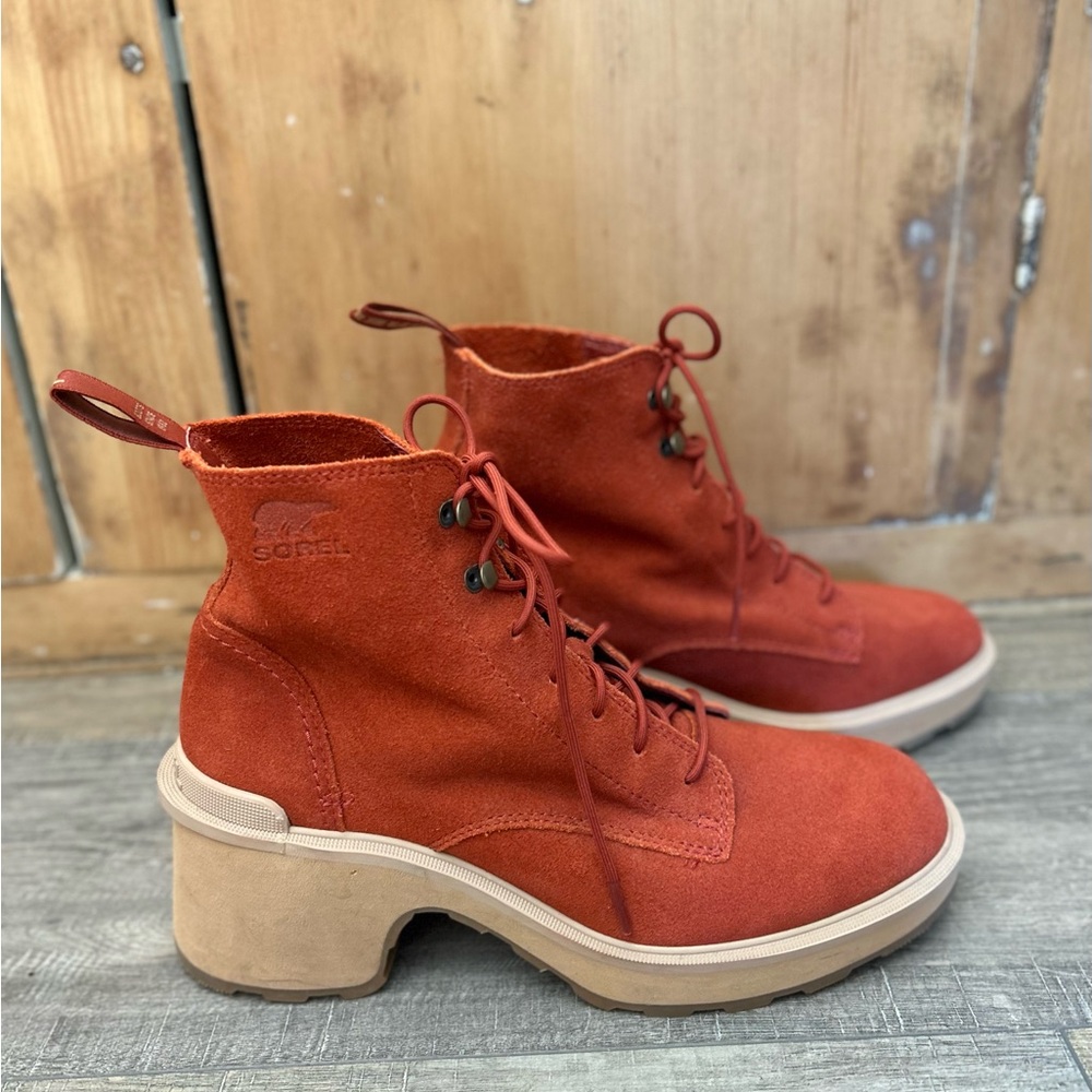 Sorel Women's Rust Lace Up Boots